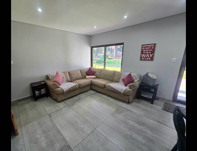 5 BEDROOM HOUSE FOR SALE IN THREE RIVERS